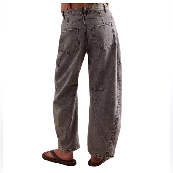 Free People jeans We The Free Good Luck Mid-Rise Barrel -light grey wash. Sz 29 - Picture 9 of 10